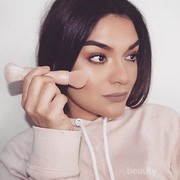 Biar Pipi Tampak Lebih Tirus, Kamu Perlu Alat Makeup Ini