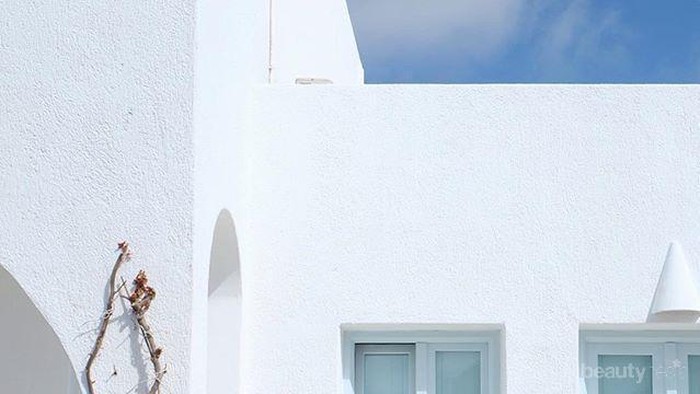 6 Inspirasi Fashion Cantik dan Sederhana ala Tatjana Saphira