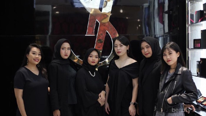 YSL Buka Store Baru di Senayan City, yuk Intip Keseruannya!