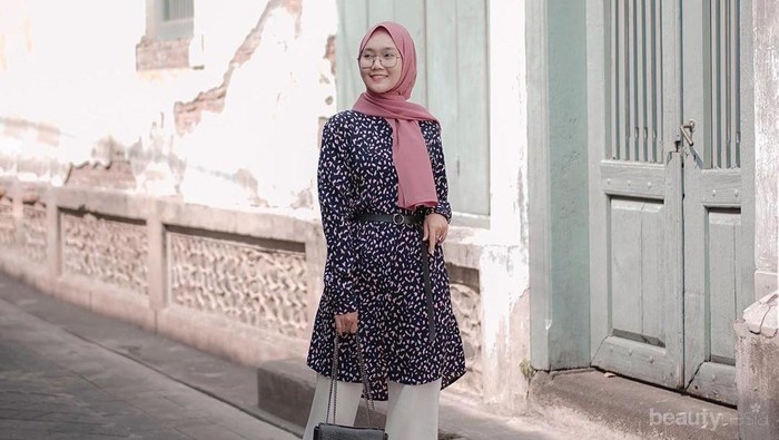 Pakai Tunik Pasangannya Apa ya? Coba Intip Inspirasinya di Sini!