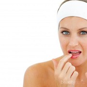 DIY Lip Balm Simple yang Bisa Kamu Coba, Cobain Yuk!