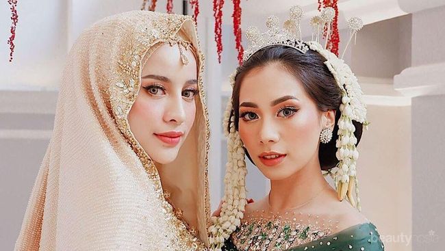7 Tren Model Kebaya Tunangan 2020