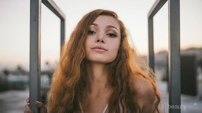 Tips Simpel untuk Tampil Fotogenik di Depan Kamera