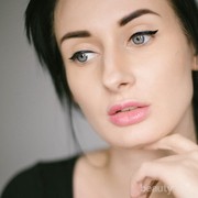 Buat Kamu yang Berkulit Kuning Langsat, Ini Lho Pilihan Warna Soft Lens yang Tepat!