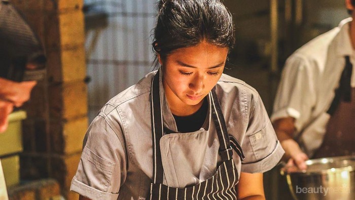 Tips Wajah Glowing Buat Kamu yang Bekerja di Dapur