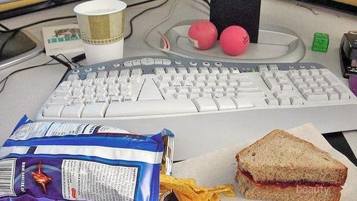 Jadi Lebih Irit dengan Ikuti Tips Kurangi Jajan di Kantor Ini