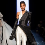 Inspirasi Mix and Match  Selebriti Hollywood Wanita Dalam Balutan Tuxedo, Siapa Favoritmu?