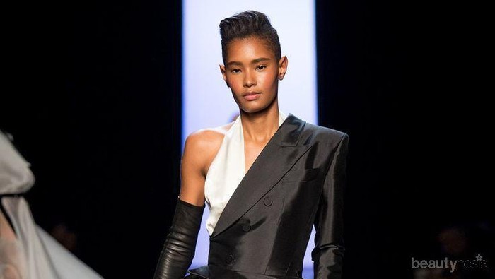 Inspirasi Mix and Match  Selebriti Hollywood Wanita Dalam Balutan Tuxedo, Siapa Favoritmu?