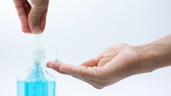 Efektifkah Basmi Kuman Pakai Hand Sanitizer?