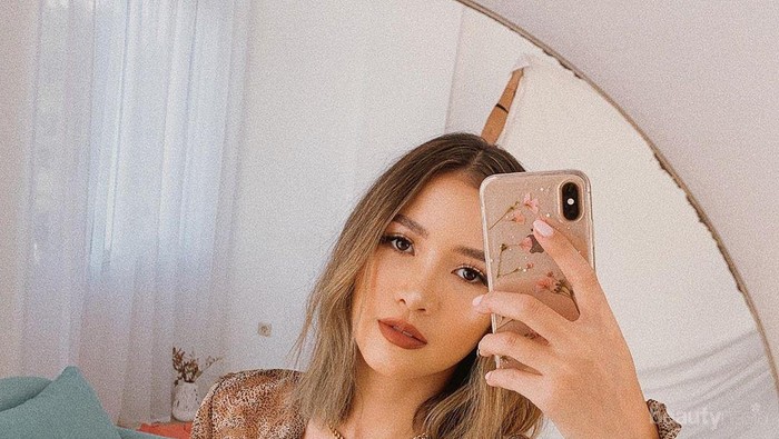 10 Potret Body Goal Sara Robert, Influencer Cantik dan Modis