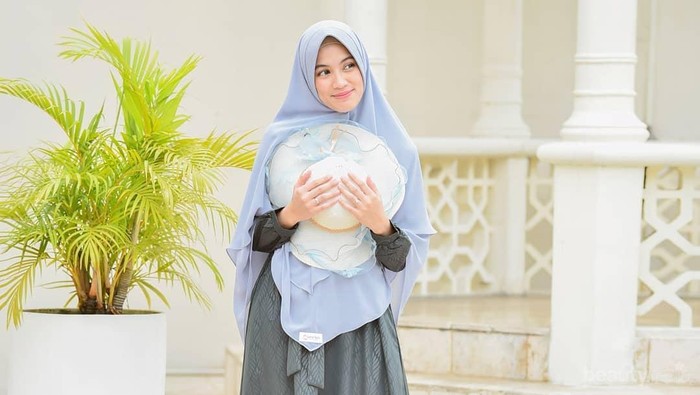 Dulu Tampil tanpa Hijab, 7 Artis Ini Sekarang Mantap Berpakaian Syar'i!