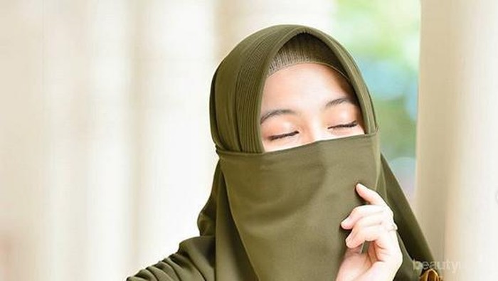 Cantiknya Penampilan Alyssa Soebandono dengan Niqab Cantiknya Penampilan Alyssa Soebandono dengan Niqab