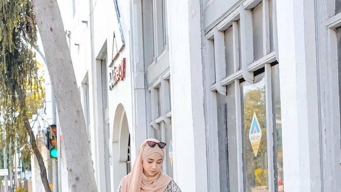 Ingin Modis Tapi Tetap Syar'i? Ini Beberapa Tips Mix and Match Baju Buat Kamu