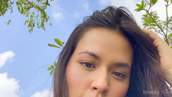 Raisa Mandi Pakai Air Mineral, Beneran Enggak Sih?