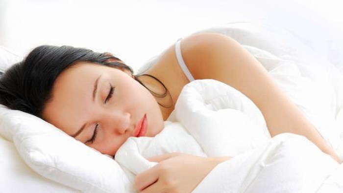 Ingin Menurunkan Berat Badan? 5 Kebiasaan Sebelum Tidur yang Bisa Kamu Coba!