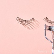 Enggak Sulit, Ini Cara Termudah Melentikkan Bulu Mata