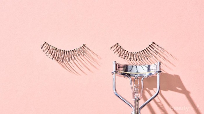 Enggak Sulit, Ini Cara Termudah Melentikkan Bulu Mata