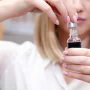 Wajah Sehat dan Glowing, Buat Sendiri Yuk Serum Alami Ini di Rumah