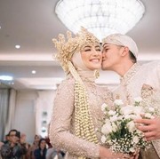 Potret Mesra Pasangan Artis Indonesia yang Menikah Tahun 2019
