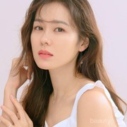 Potret Son Ye-Jin 'Crash Landing On You' Punya Kulit Glowing dan Awet Muda di Usia 37 Tahun