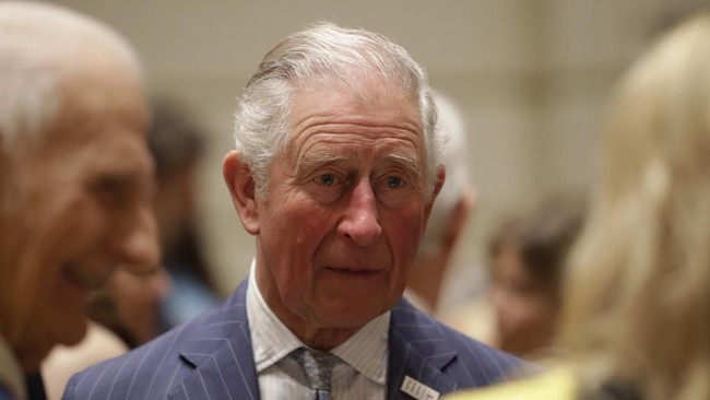 Pangeran Charles dinyatakan sehat setelah sebelumnya dinyatakan positif terinfeksi virus corona.