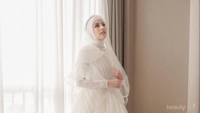 Butuh Inspirasi Gaun Pengantin Muslimah? Simak di Sini, Yuk!