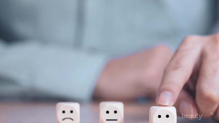 5 Tips Menaikkan Mood saat Cuaca Mendung di Musim Penghujan