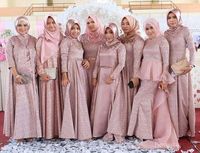 5 Inspirasi Model Baju Bridesmaid Modern Untuk Hijabers