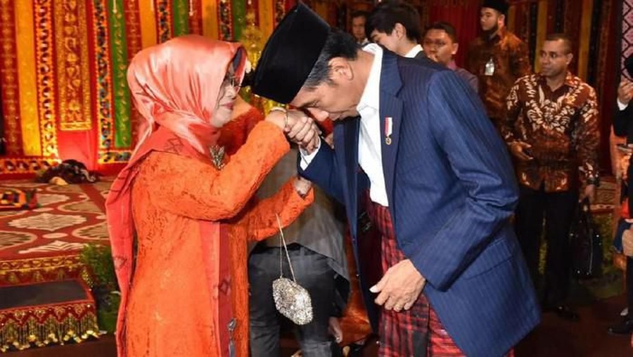 Presiden Jokowi sebut sang ibunda meninggal karena kanker yang diseritanya selama empat tahun.