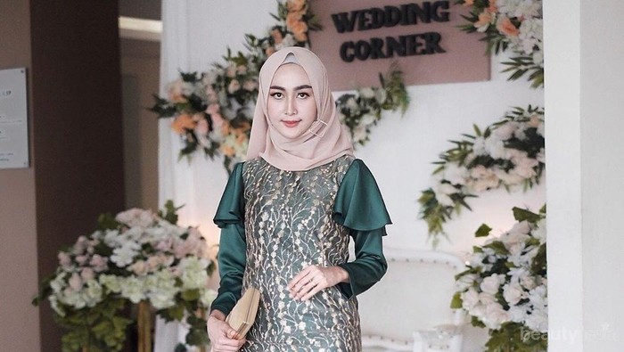 6 Tren Model Gaun Pesta untuk Muslimah 2020 6 Tren Model Gaun Pesta untuk Muslimah 2020