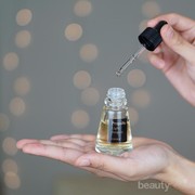 5 Manfaat Propolis Bagi Kecantikan, Bisa Atasi Kulit Berjerawat Lho!