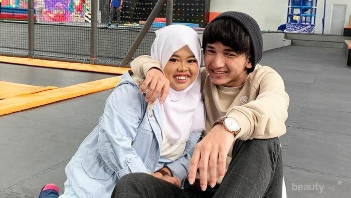 5 Artis Berikut Ini Jadi Perbincangan Warganet di 2019! Siapa Aja?