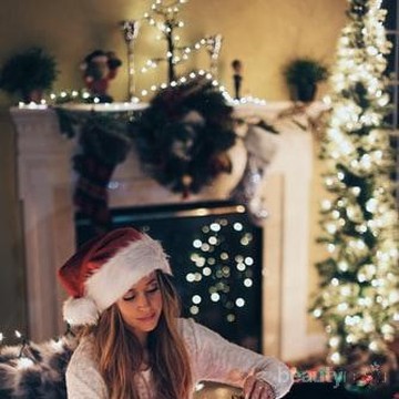 Identik dengan Hijau dan Merah, Ternyata Begini Makna Warna Natal