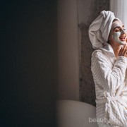 Makeup Bikin Jerawatan? Lakukan 5 Perawatan Wajah Ini Yuk!