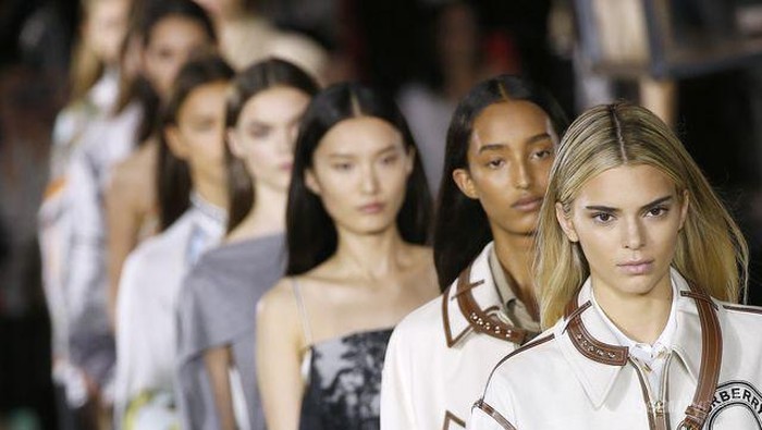 Tahun Baru Tinggal Menghitung Hari, Sudah Siapkan Resolusi Fashionmu Nanti?