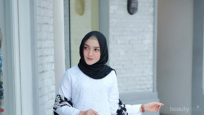 Kekinian Banget, Begini Inspirasi Mix and Match Kebaya dengan Sneakers