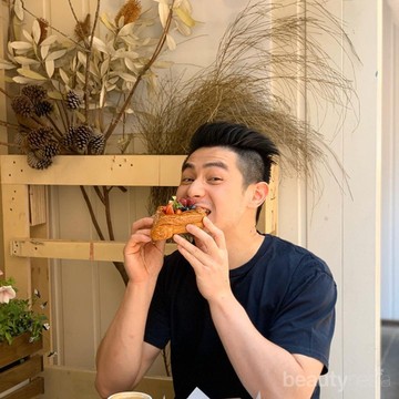 Nggak hanya Oppa Korea, 5 Chef Ganteng Ini Pesonanya Juga Luar Biasa Lho!