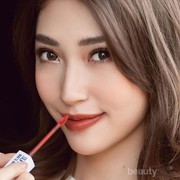 Gak Perlu Touch Up Lagi, 5 Lipstik Longlasting Ini Bisa Tahan Seharian!