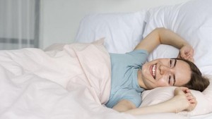 5 Tips Mencerahkan Mood Kamu saat Bangun Tidur