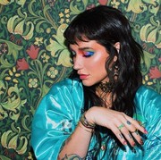 Kesha Rose Beauty, Brand Makeup Terbaru dari Kesha yang Penuh Warna