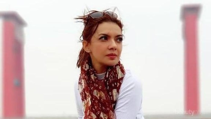 Jadi Sneakerhead, Najwa Shihab Panutan Fashion Anak Muda Zaman Now!