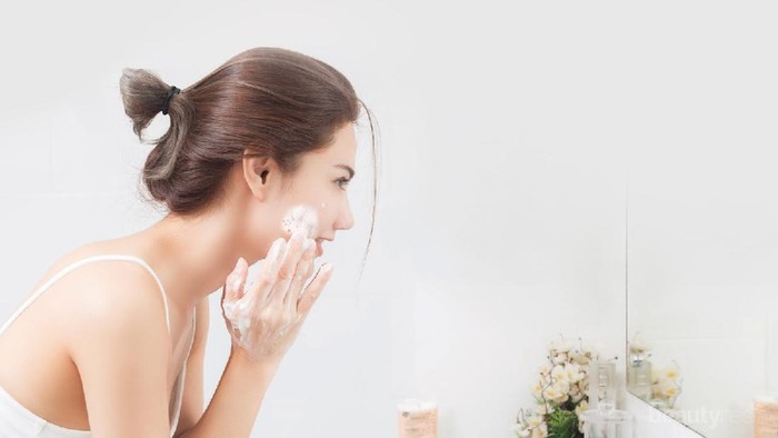 Cuci Muka Pakai Air Dingin Banyak Manfaatnya, Boleh Dicoba Nih!