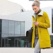 5 Tips Padu Pada Jaket Wol Biar Makin Kece Waktu Musim Hujan!