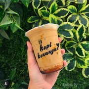 Jay-Z dan Serena Williams Resmi Investasi di Kopi Kenangan