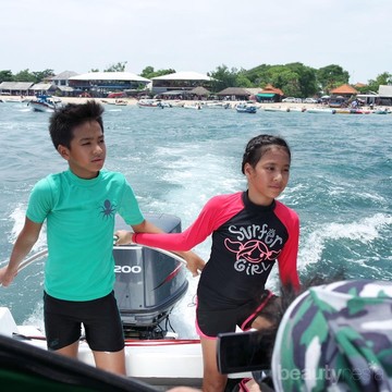 img-title Potret Menarik Anak Kembar Fadli Akhmad yang Beranjak Remaja