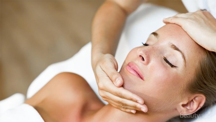 Pijat Wajah Bikin Awet Muda, Percaya?