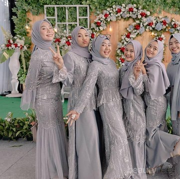 5 Tren Warna Gaun Bridesmaid untuk Muslimah 2020