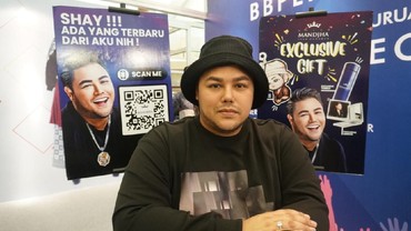 Ivan Gunawan Masih Getol Bagi-bagi Hand Sanitizer