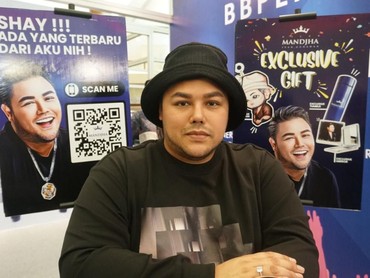 Ivan Gunawan Masih Getol Bagi-bagi Hand Sanitizer