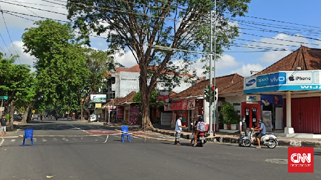 Sejumlah wilayah di Bali ditutup sebagai tindak lanjut imbauan Gubernur yang meminta warga untuk tetap berada di rumah sehari pasca-Nyepi.
